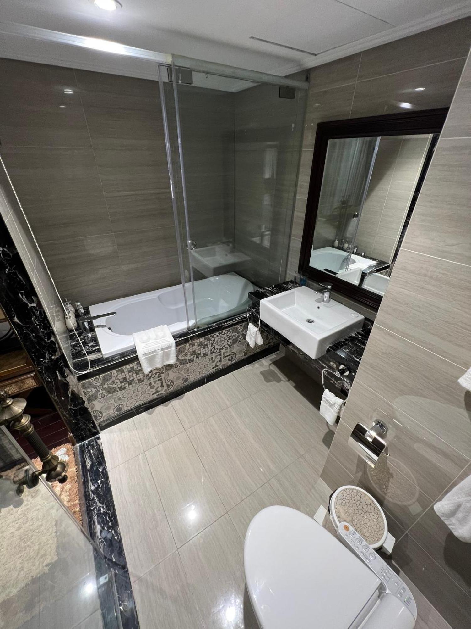 Jb Serviced Apartment Hanoi Bagian luar foto